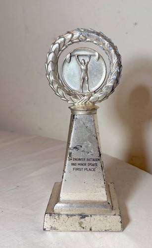Vintage 1960 1st place weight - vintage,