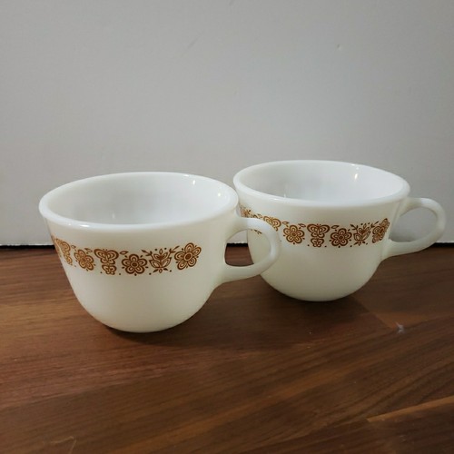Pyrex lot butterfly gold - of,