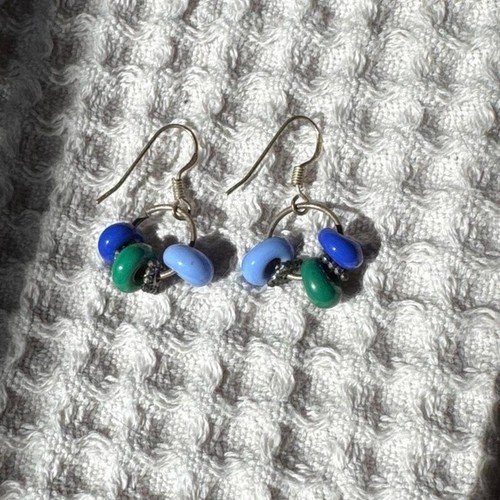 Blue and green glass bead