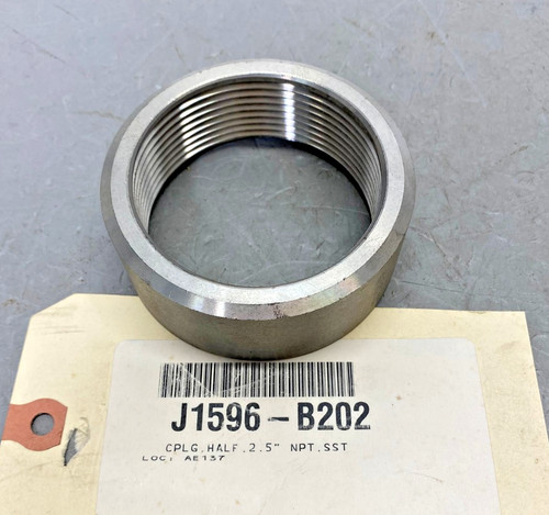 Threaded half coupling - threaded, 2