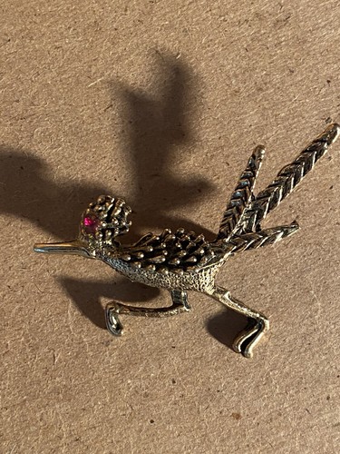 Vintage road runner brooche - road,