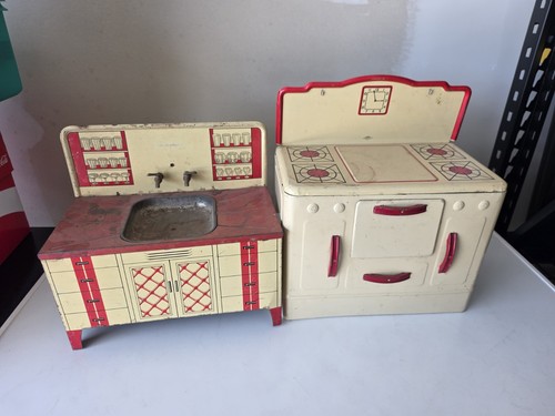 Vintage 1950s wolverine tin - 1950s,