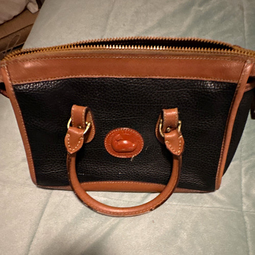 Dooney bourke black pebbled - bourke,
