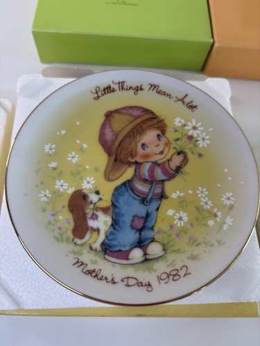 Avon plates mothers day - plates,