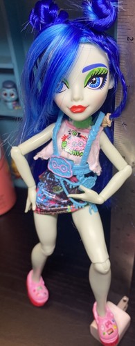 Preowned monster high - ,