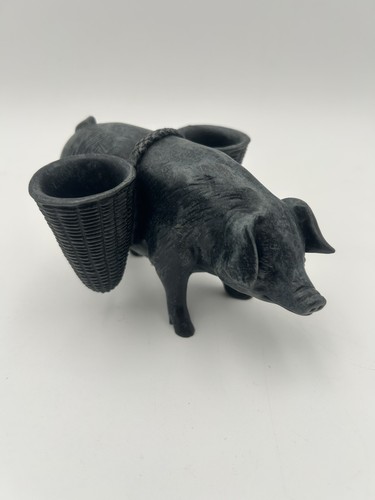 Farm sow oink - oink, figural