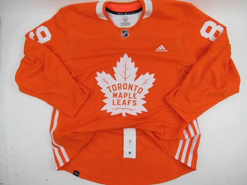 Nick robertson orange pre - robertson, pre-game