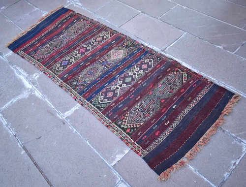 Vintage rug 75 - 29'', 75''