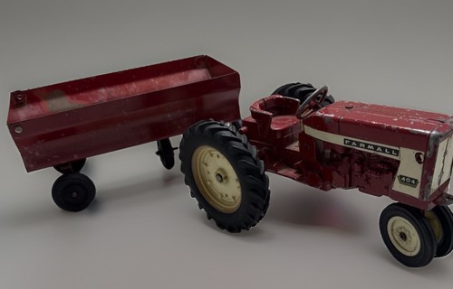 Vintage ertl farmall 806 - ertl,