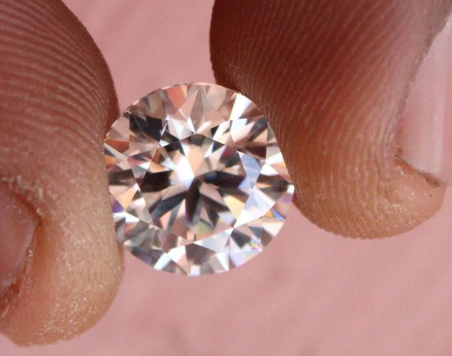 Natural white diamond - ct,