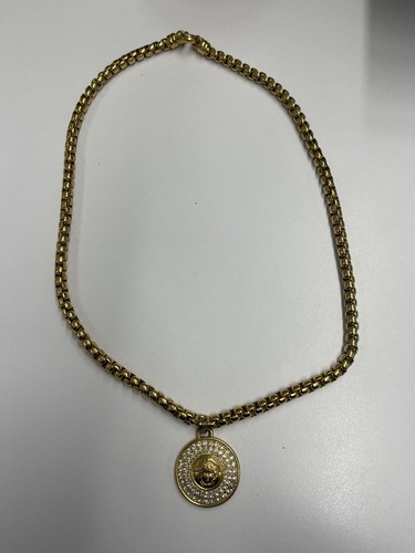 Gianni versace medusa pendant - gianni,