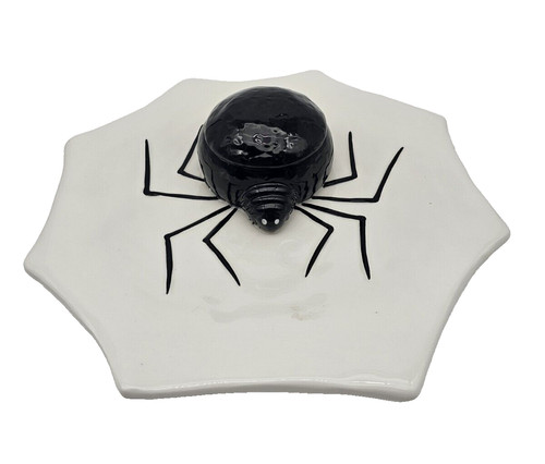 Black spider lid - black, sitting