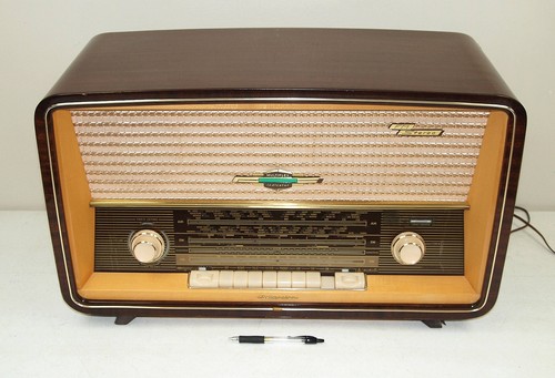 Mint vtg large am fm - vtg, am/fm