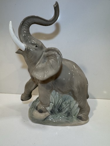 Nao lladro trumpeting - nao, by