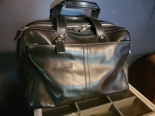 Black coach leather crossbody - black,