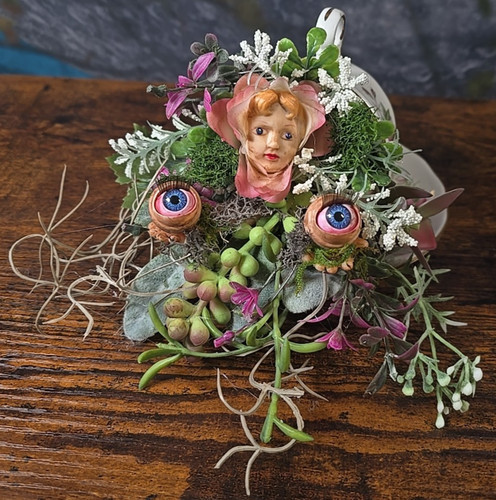 Ooak vtg teacup art eyeballs - vtg,