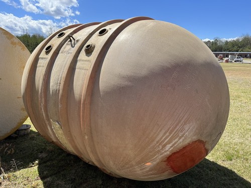Xerxes 3000 gallon single - , wall