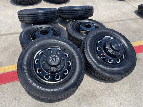 Dodge ram 3500 dually - 17",