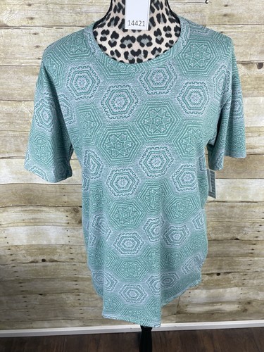 Lularoe small patrick - small, tee