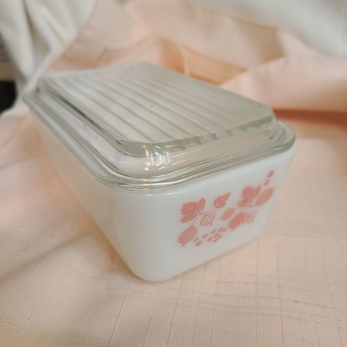 Vintage gooseberry pink pyrex - pink,