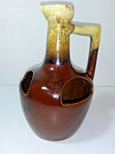 Hull pottery jug strawberry - hull,