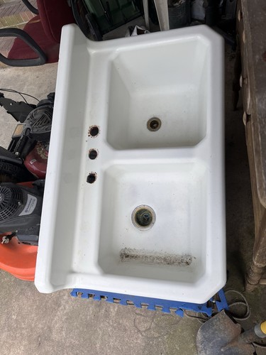 Vintage farmhouse sink 1939