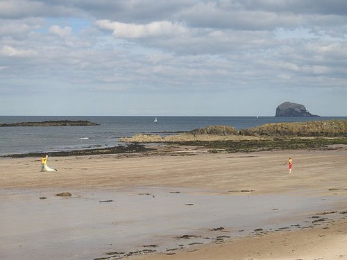 Photo 6x4 kite flying west - photo,