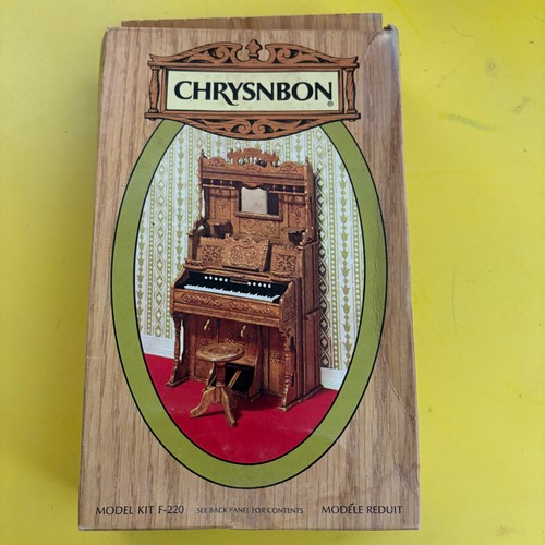 Chrysnbon miniatures dollhouse - miniatures,