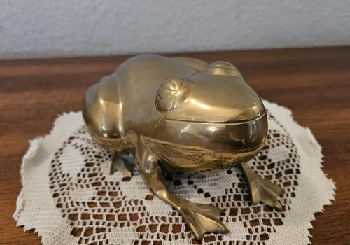 Brass frog toad paperweight - toad,