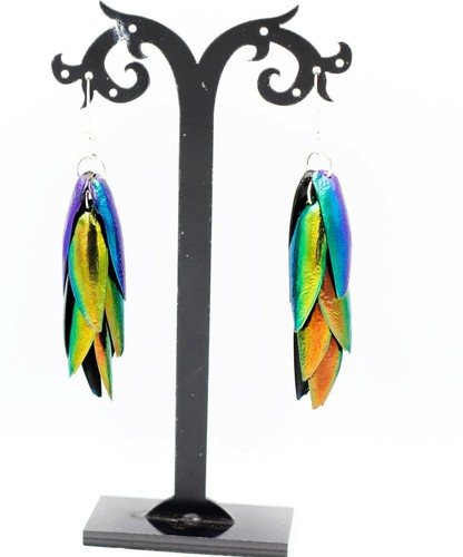 Green blue yellowish red - blue,
