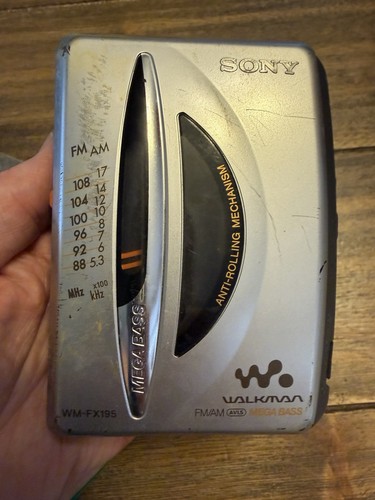 Sony walkman radio - am/fm,