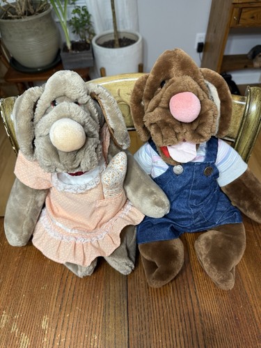 Wrinkles dog puppets - dog,