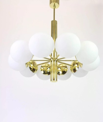 Large stunning chandelier - stunning,