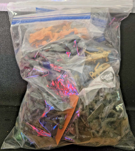 Unbranded plastic figures lot - plastic,