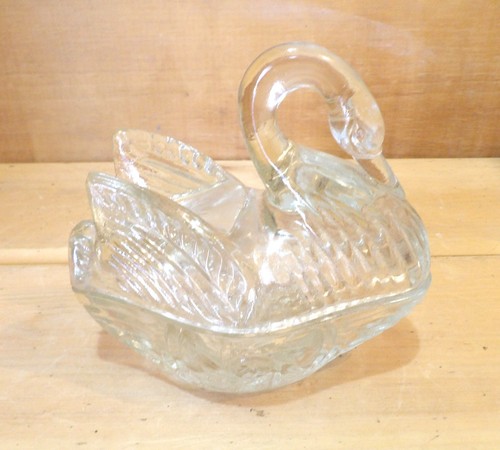 Clear glass swan - clear, nest
