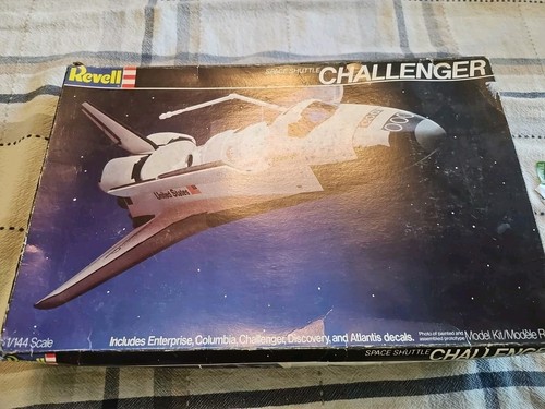 Revell space shuttle - revell,