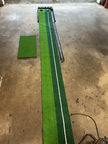 Putting green mat with ball - putting,