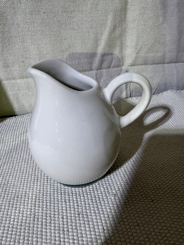 Pitcher creamer pfaltzgraff - pitcher/,