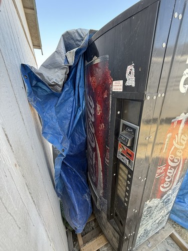 Coke soda machine runs - coke,