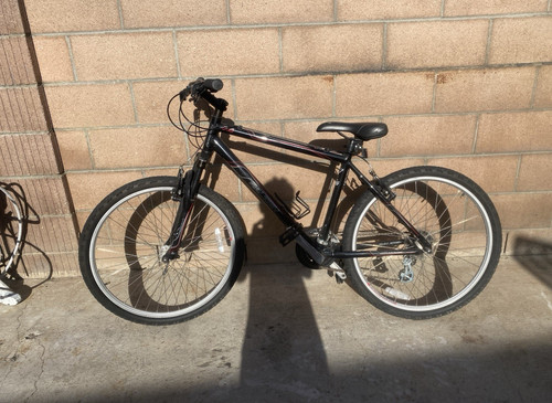 Raleigh black medium mountain - black,