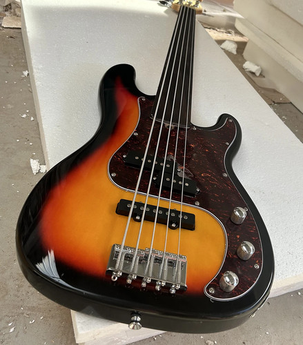 String fretless electric - 4/5,