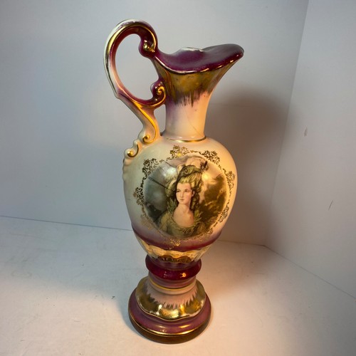 Royal victorian style hand - royal,