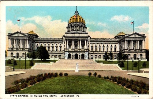 Vtg postcard state capitol - postcard:,