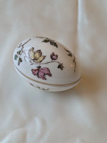 Wedgwood floral flowers - floral, bone
