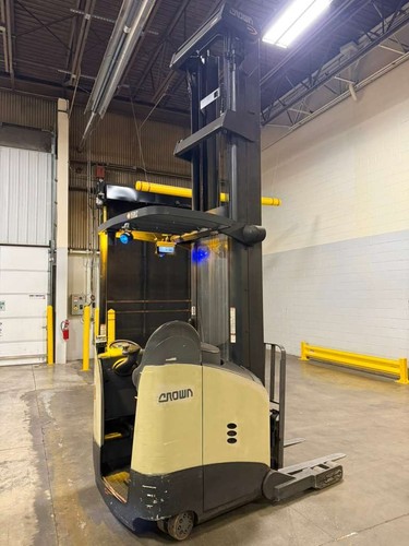 2011 crown reach truck 5700 - reach,