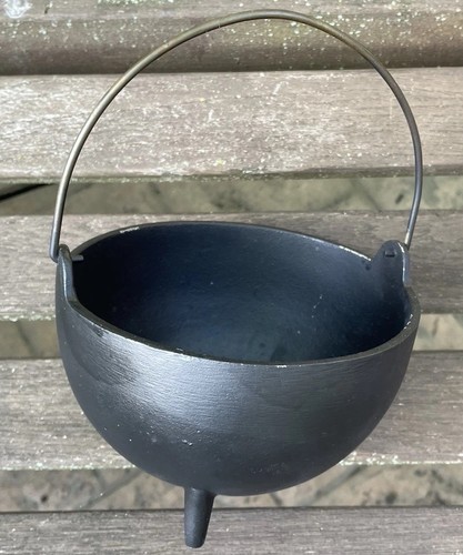 Vintage cast iron bean pot - bean,