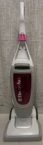 Electrolux versatility bagless - versatility,