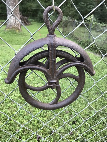 Antique cast iron well - antique,