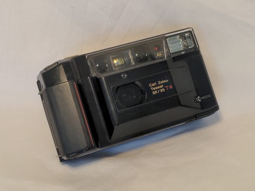 Kyocera yashica carl - t2,