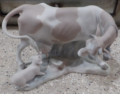 Lladro 4640 cow with pig - "cow,